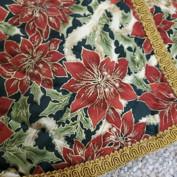 Vintage Handmade Quilt and Embroidered Pointsetta Christmas Tree Skirt - Picture 5 of 8